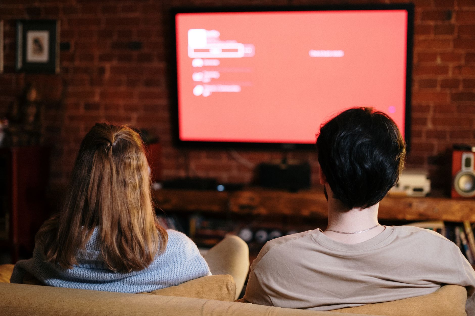 Économisez avec RED : Comment utiliser votre Smart TV sans frais cachés ?