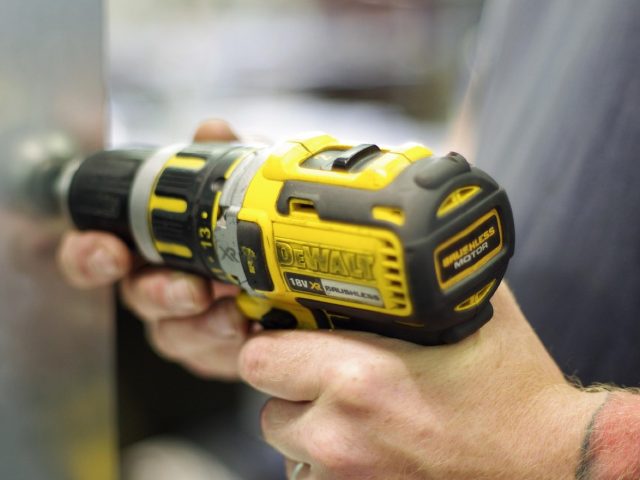 Makita ou DeWalt : quel choix pour une perceuse sans fil