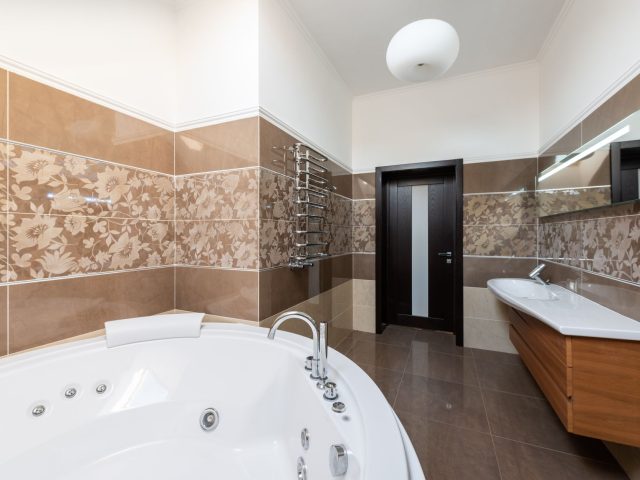 Concevoir une salle de bain fonctionnelle et esthétique